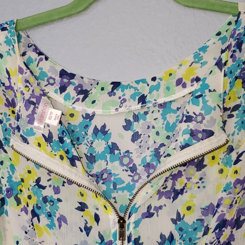 Floral Peplum Top - Picture 5 of 7
